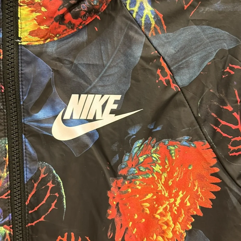 Nike Kids Lightweight Hooded Rain Jacket – Black Floral Print – Size Large